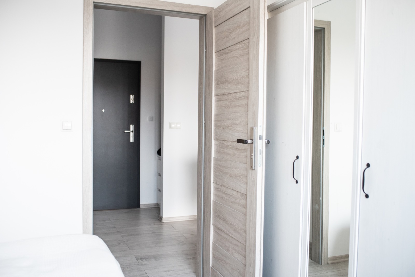 Sypialnia – widok na korytarz